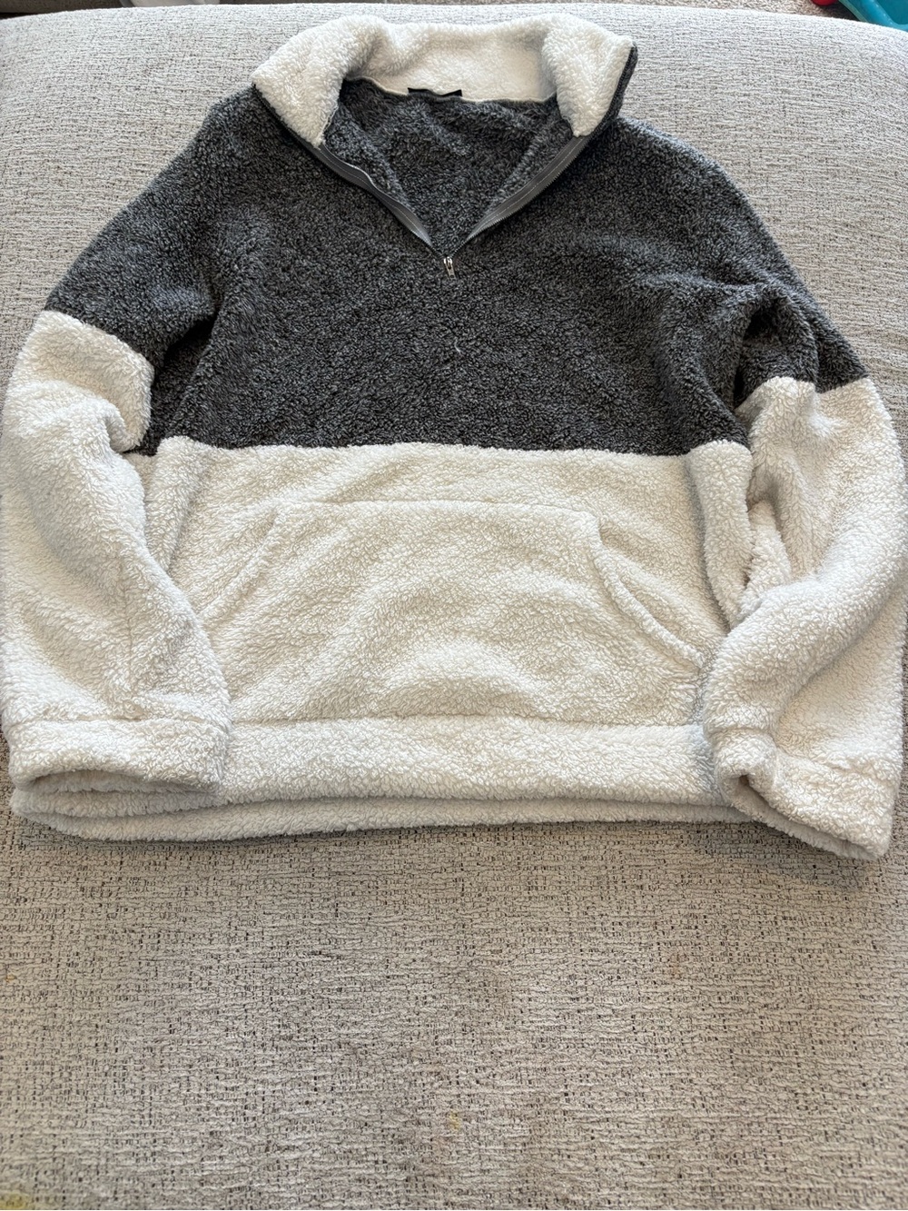 Cozy Contrast V-Neck Sherpa Pullover - Charcoal and Cream